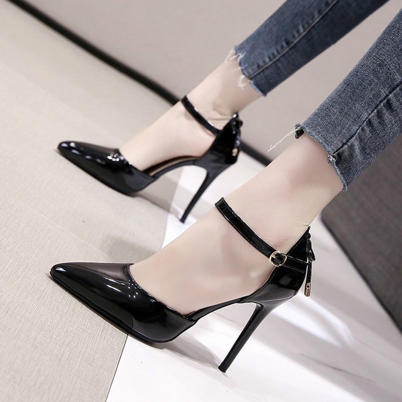 Butterfly-Knot Patent High Heels