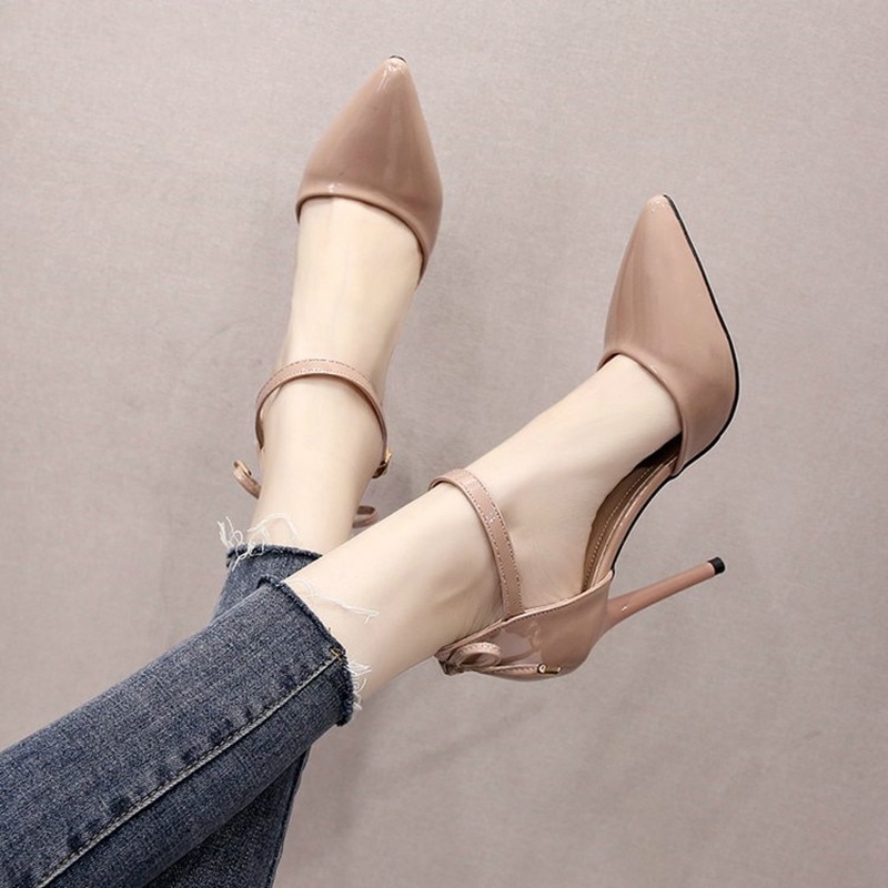 Butterfly-Knot Patent High Heels